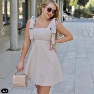 Chicwish Rhinestones Bow Straps Mini Dress BOWKNOT SHOULDER Ivory Cream Medium‎